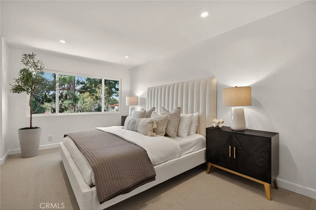 2428 Vista Hogar, Newport Beach, California 92660 home-pic-16