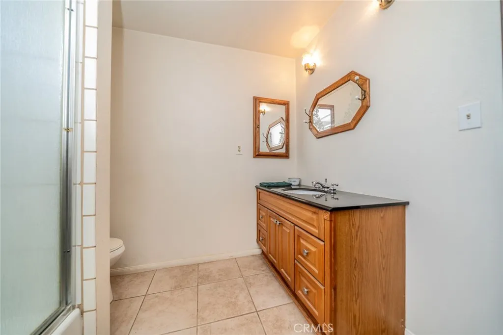 18080 Manitou Road, Apple Valley, California 92307 home-pic-23