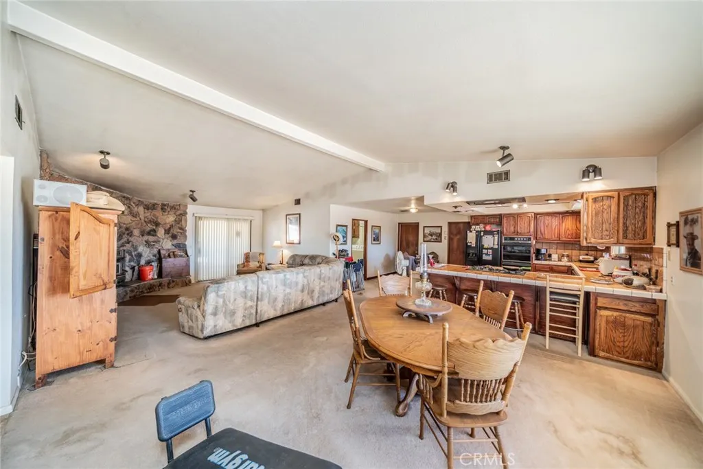 18080 Manitou Road, Apple Valley, California 92307 home-pic-8