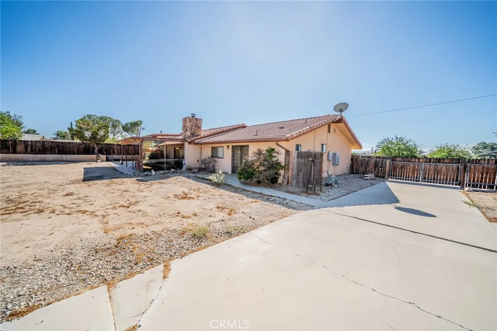 18080 Manitou Road, Apple Valley, California 92307 home-pic-30