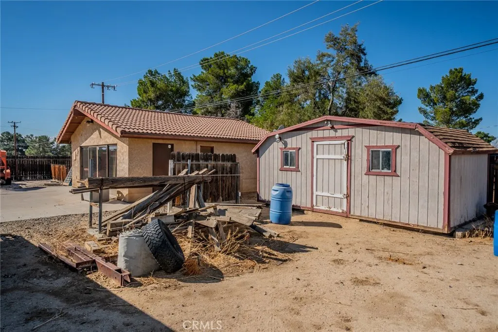 18080 Manitou Road, Apple Valley, California 92307 home-pic-33