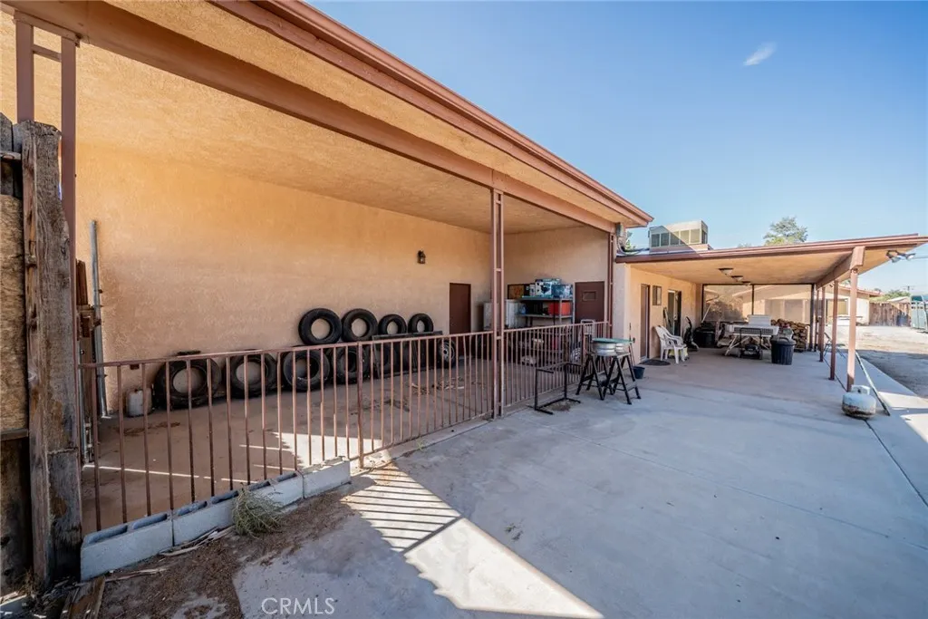 18080 Manitou Road, Apple Valley, California 92307 home-pic-37