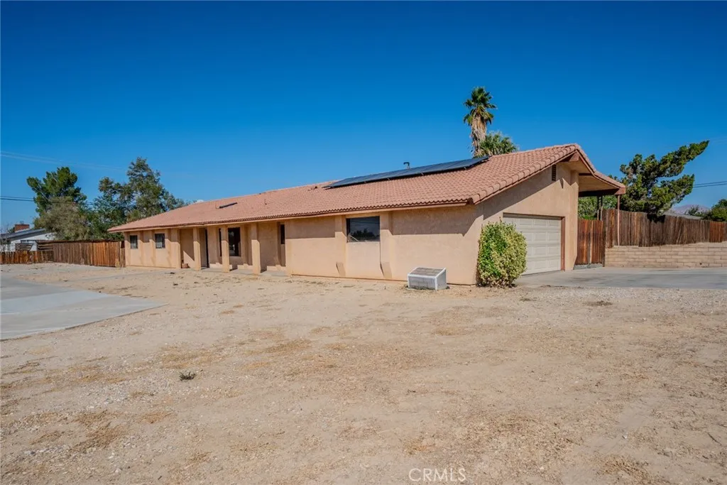18080 Manitou Road, Apple Valley, California 92307 home-pic-5