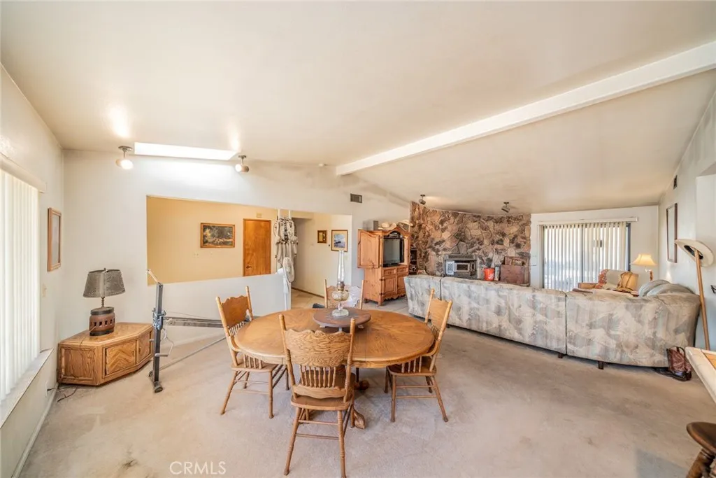 18080 Manitou Road, Apple Valley, California 92307 home-pic-14