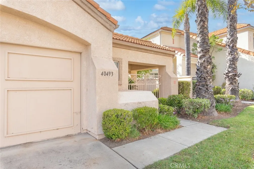 40493 Via Estrada, Murrieta, California 92562 home-pic-5