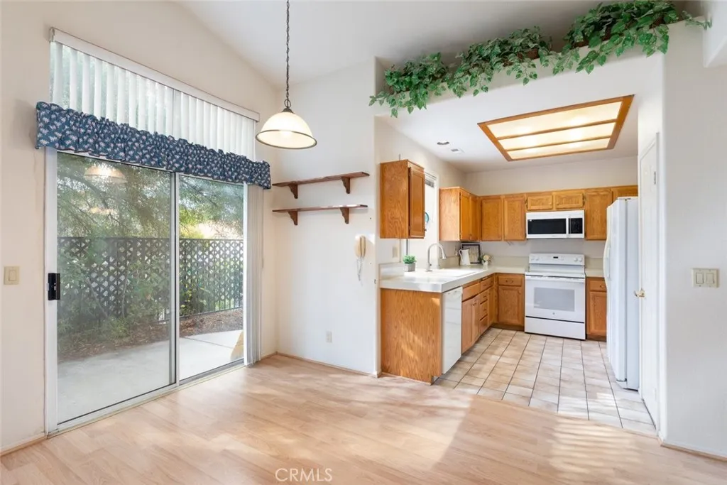 40493 Via Estrada, Murrieta, California 92562 home-pic-18