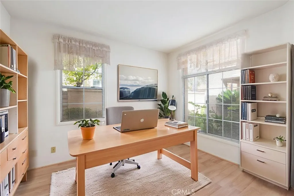 40493 Via Estrada, Murrieta, California 92562 home-pic-11