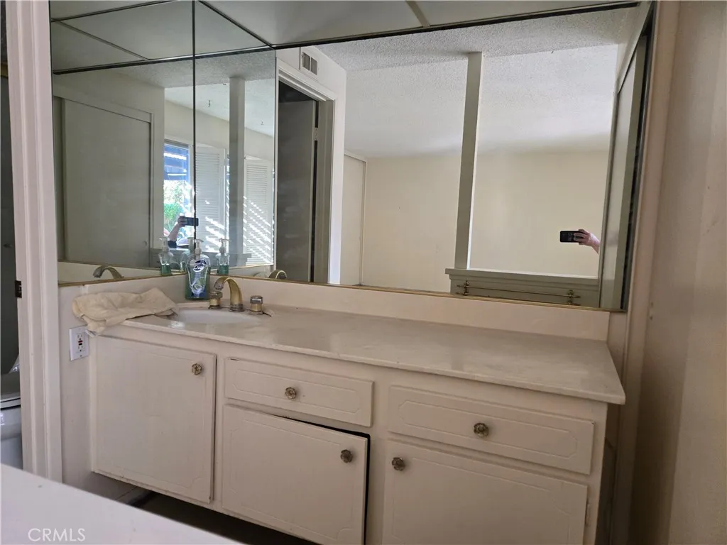 2349 Knollhaven, Simi Valley, California 93065 home-pic-23