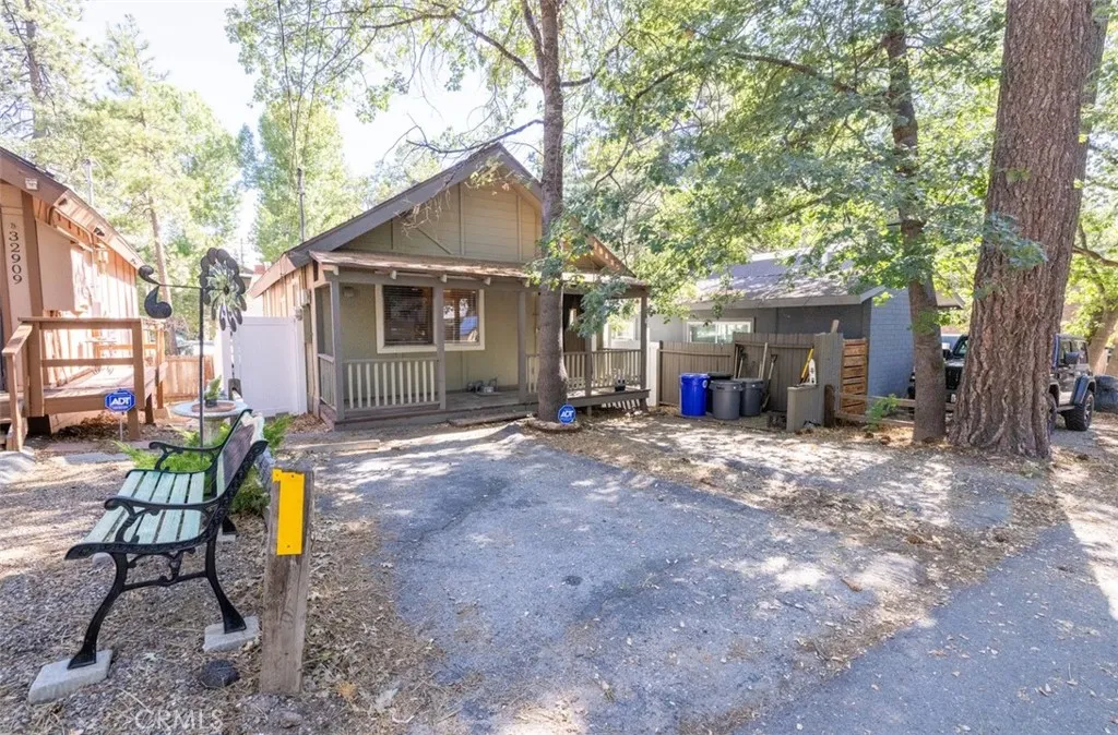 32905 32905 Chipmunk Lane, Arrowbear, California 92382 home-pic-1