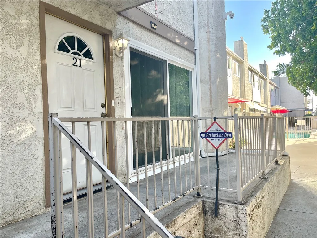 14293 Foothill Boulevard 21, Sylmar, California 91342 home-pic-0