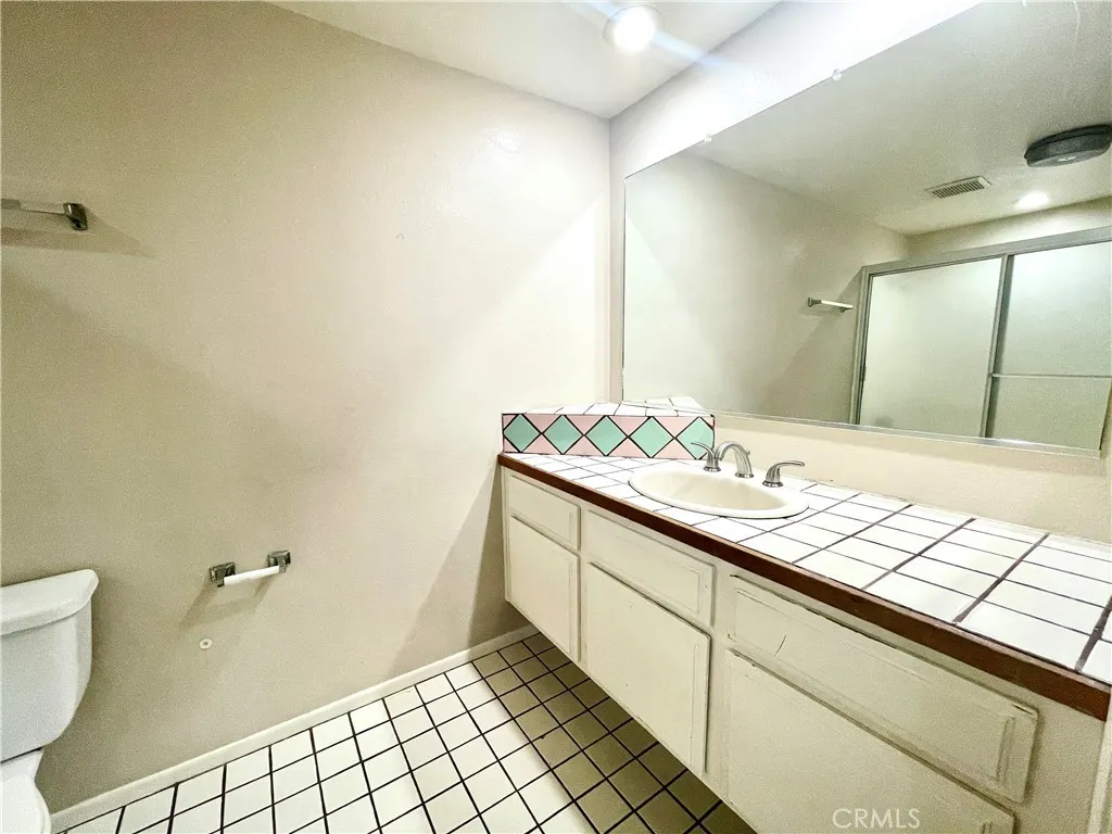 14293 Foothill Boulevard 21, Sylmar, California 91342 home-pic-17