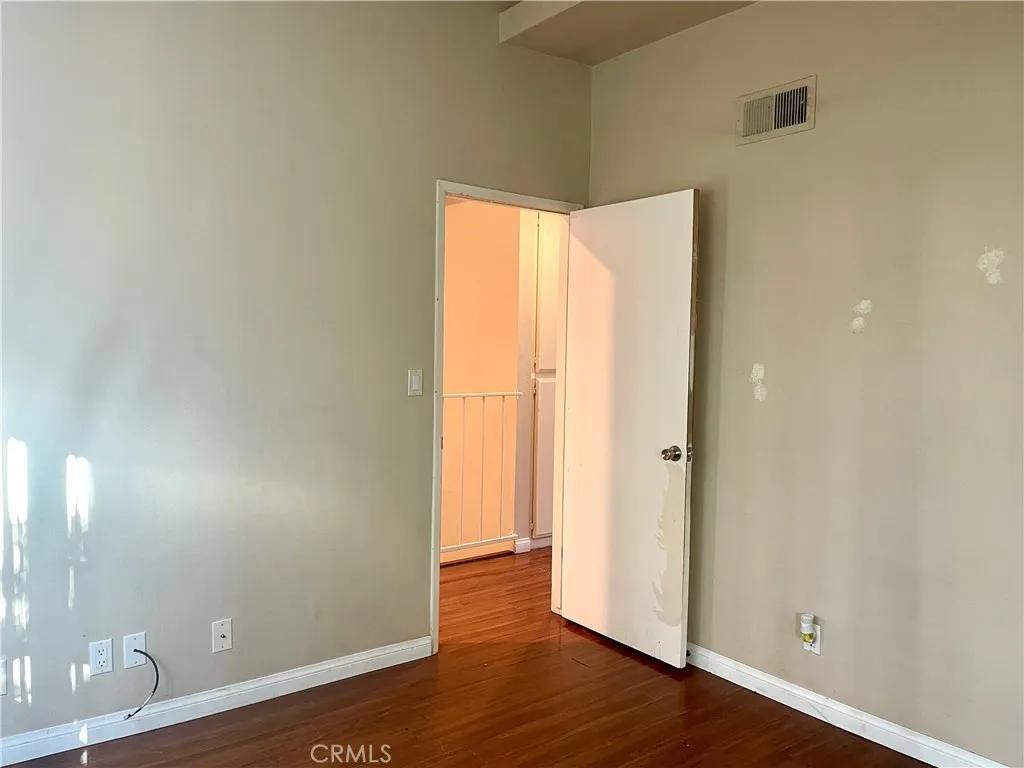 14293 Foothill Boulevard 21, Sylmar, California 91342 home-pic-13