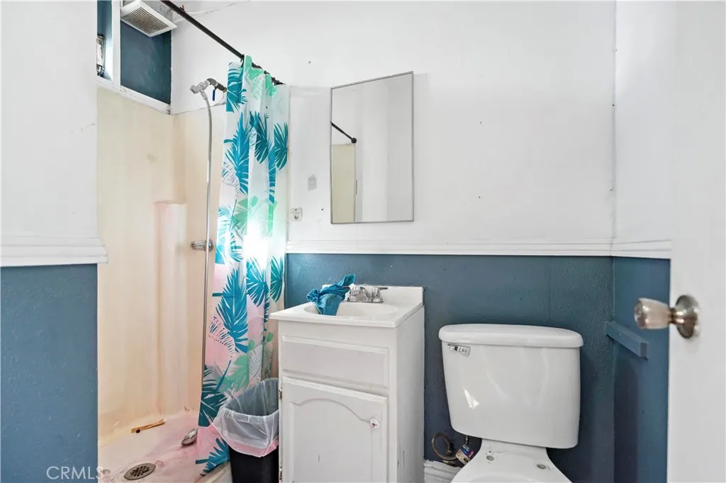 309 N Willowbrook Avenue, Compton, California 90220 home-pic-18
