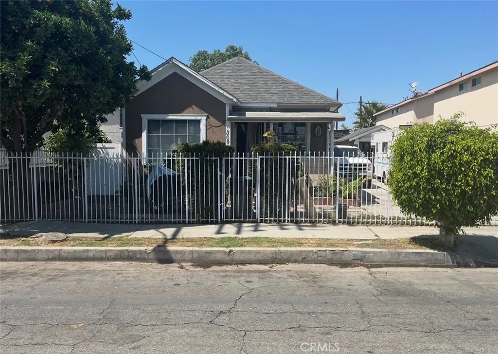 309 N Willowbrook Avenue, Compton, California 90220 home-pic-0