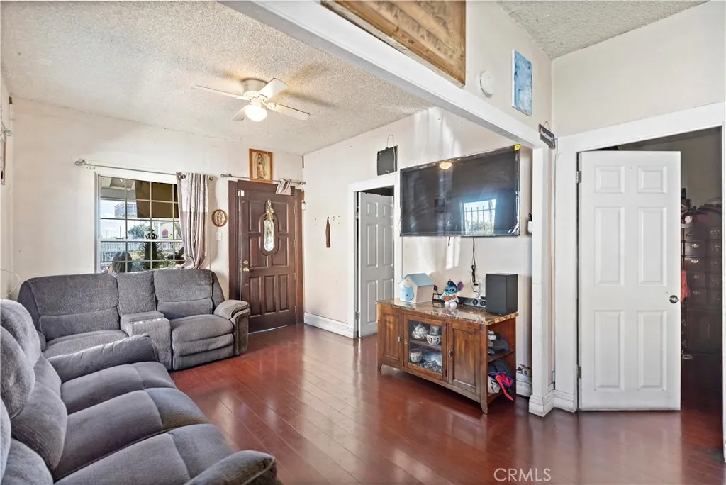 309 N Willowbrook Avenue, Compton, California 90220 home-pic-9