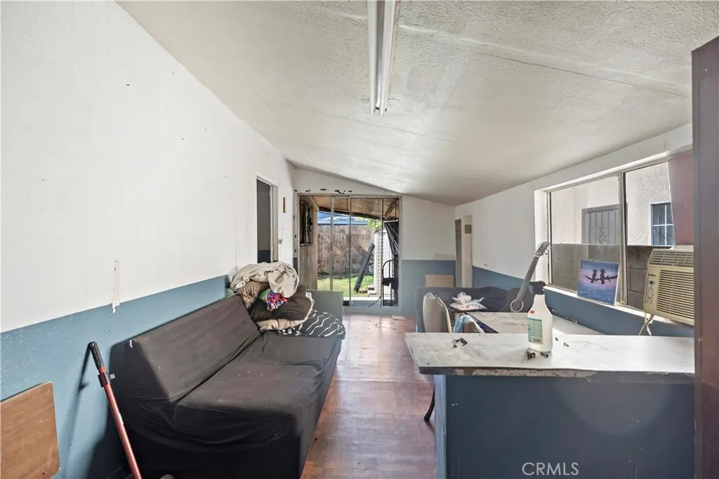 309 N Willowbrook Avenue, Compton, California 90220 home-pic-20