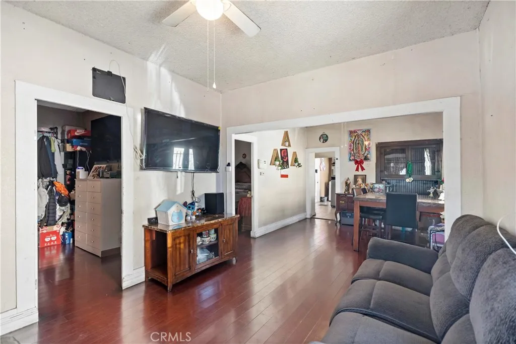 309 N Willowbrook Avenue, Compton, California 90220 home-pic-8