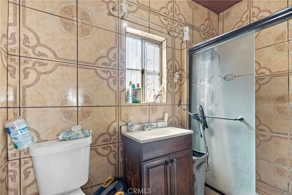 309 N Willowbrook Avenue, Compton, California 90220 home-pic-11