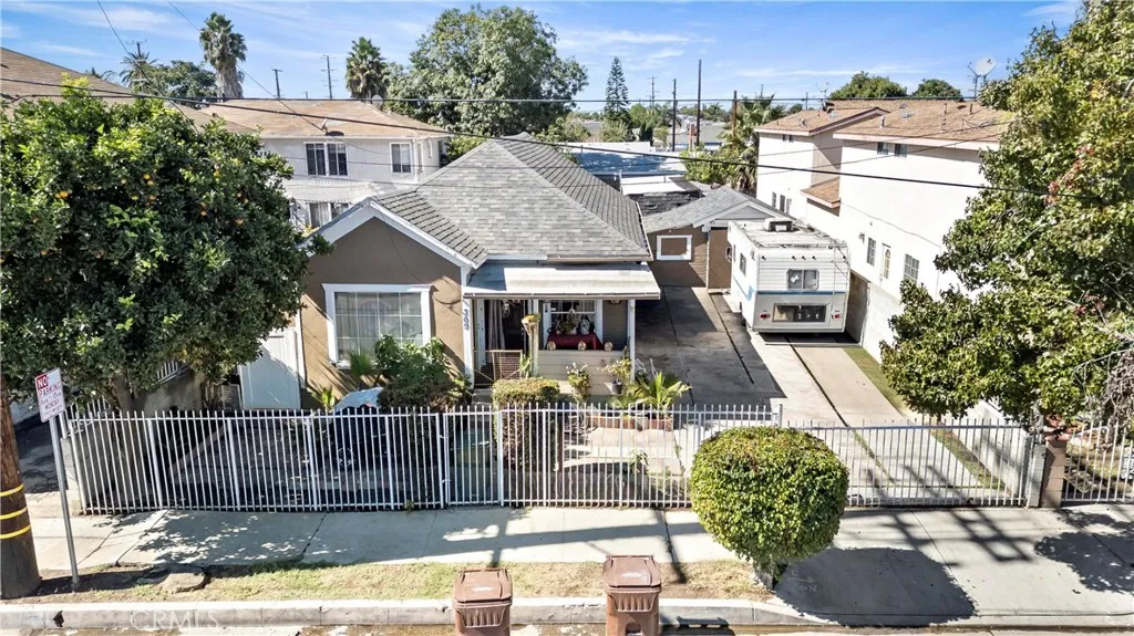 309 N Willowbrook Avenue, Compton, California 90220 home-pic-5