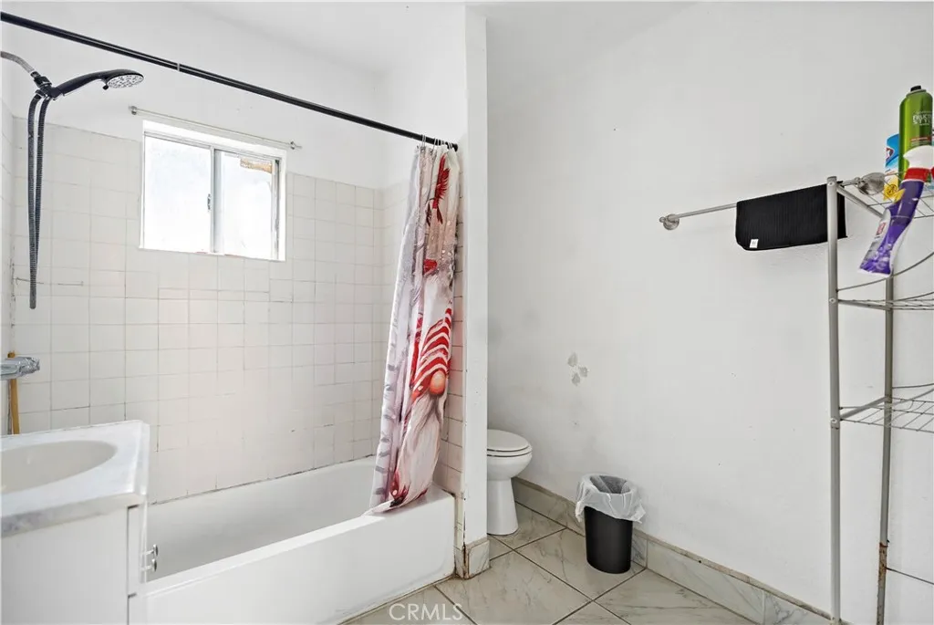 309 N Willowbrook Avenue, Compton, California 90220 home-pic-13