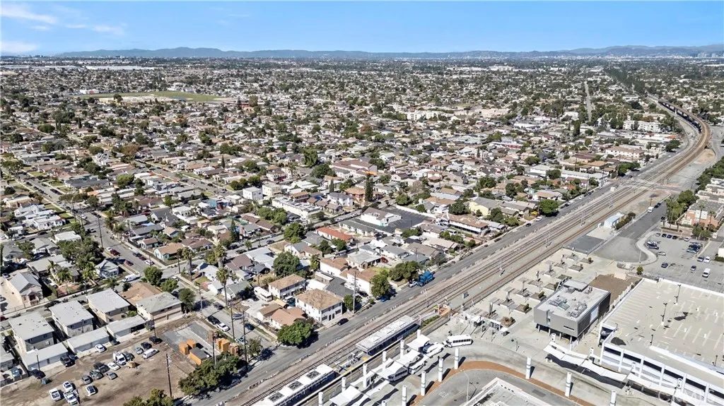 309 N Willowbrook Avenue, Compton, California 90220 home-pic-2