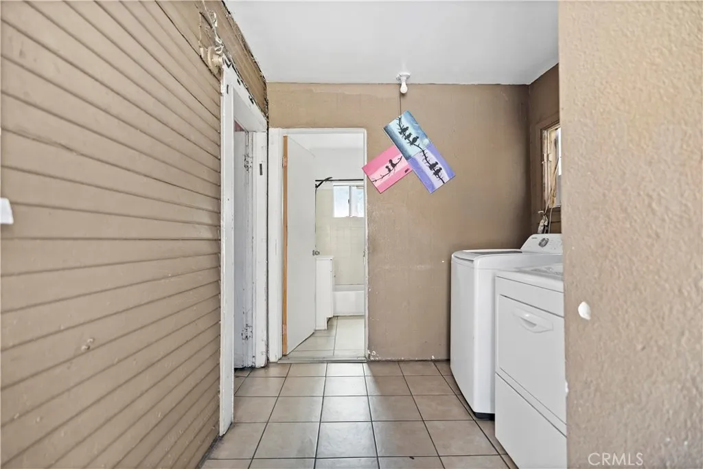 309 N Willowbrook Avenue, Compton, California 90220 home-pic-14