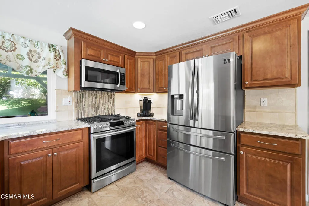 3581 Rachael Avenue, Simi Valley, California 93063 home-pic-11