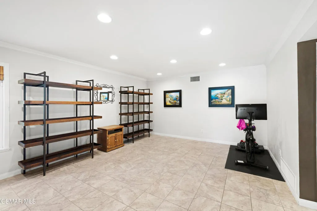 3581 Rachael Avenue, Simi Valley, California 93063 home-pic-13
