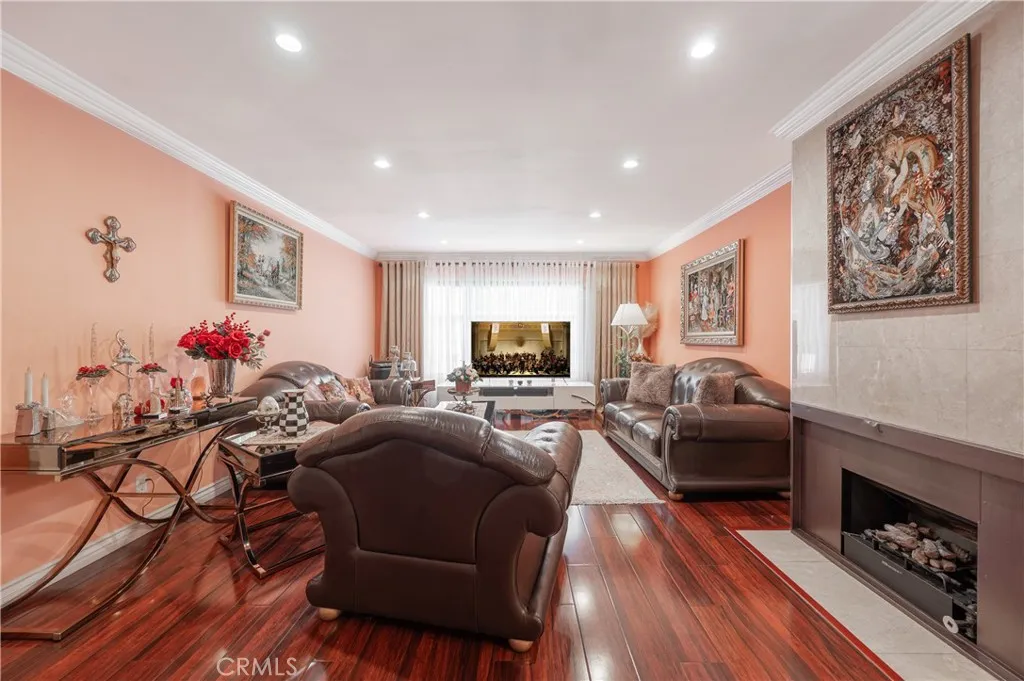 930 N Louise 304, Glendale, California 91207 home-pic-2