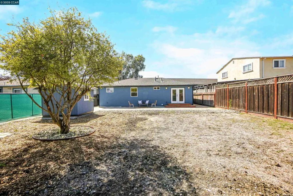 10060 Bernhardt Dr, Oakland, California 94603 home-pic-38