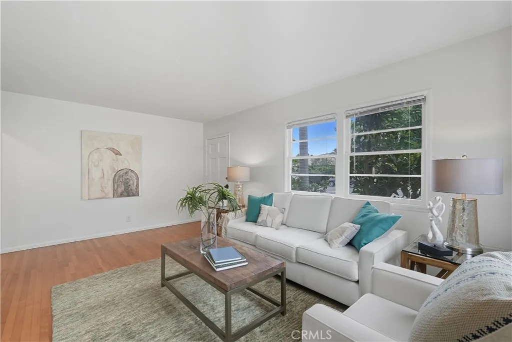 5468 W 120th Street, Hawthorne, California 90250 home-pic-2