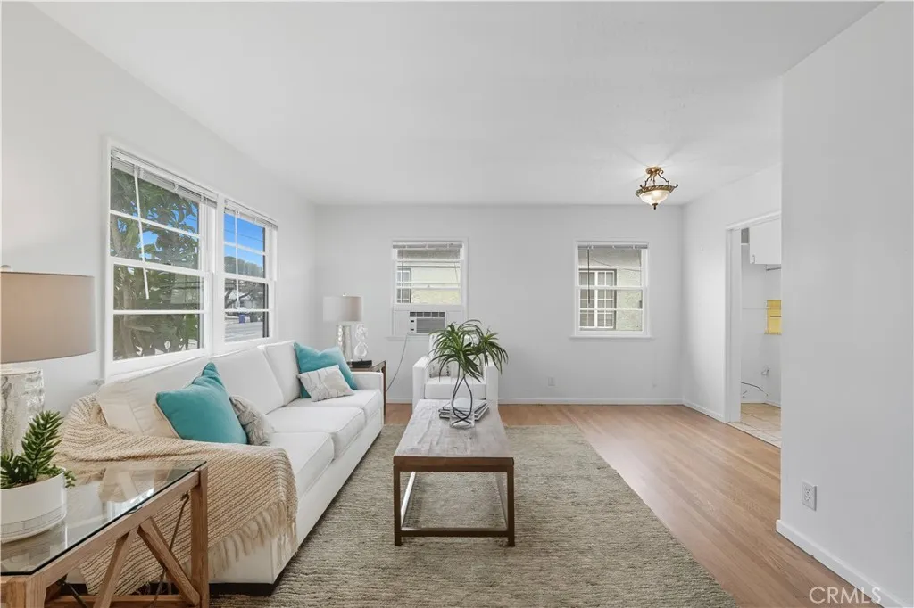 5468 W 120th Street, Hawthorne, California 90250 home-pic-4