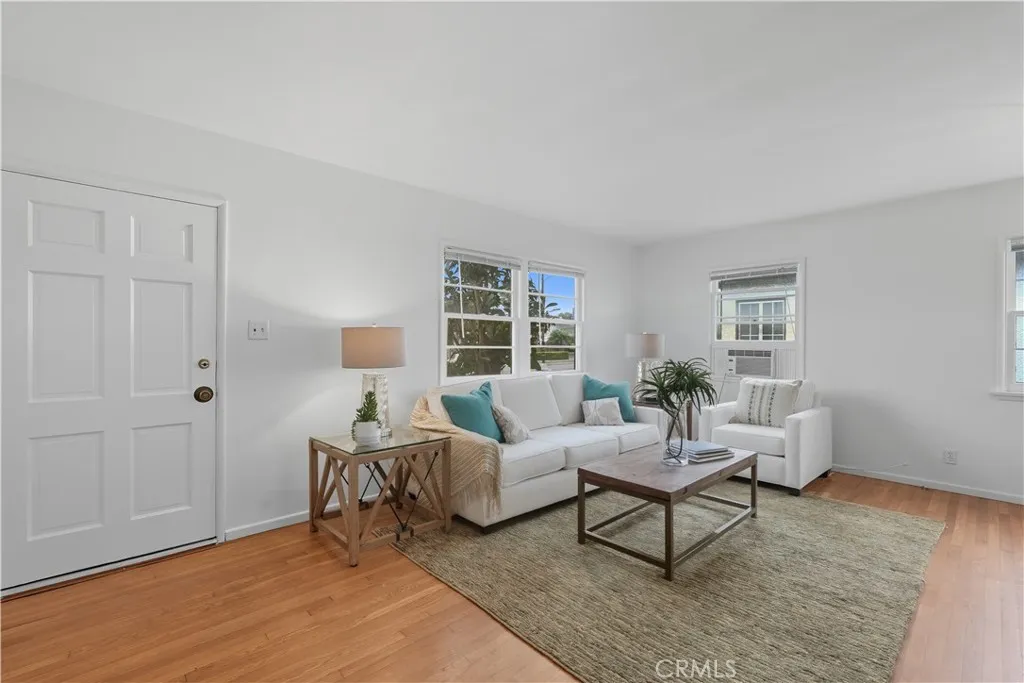 5468 W 120th Street, Hawthorne, California 90250 home-pic-0