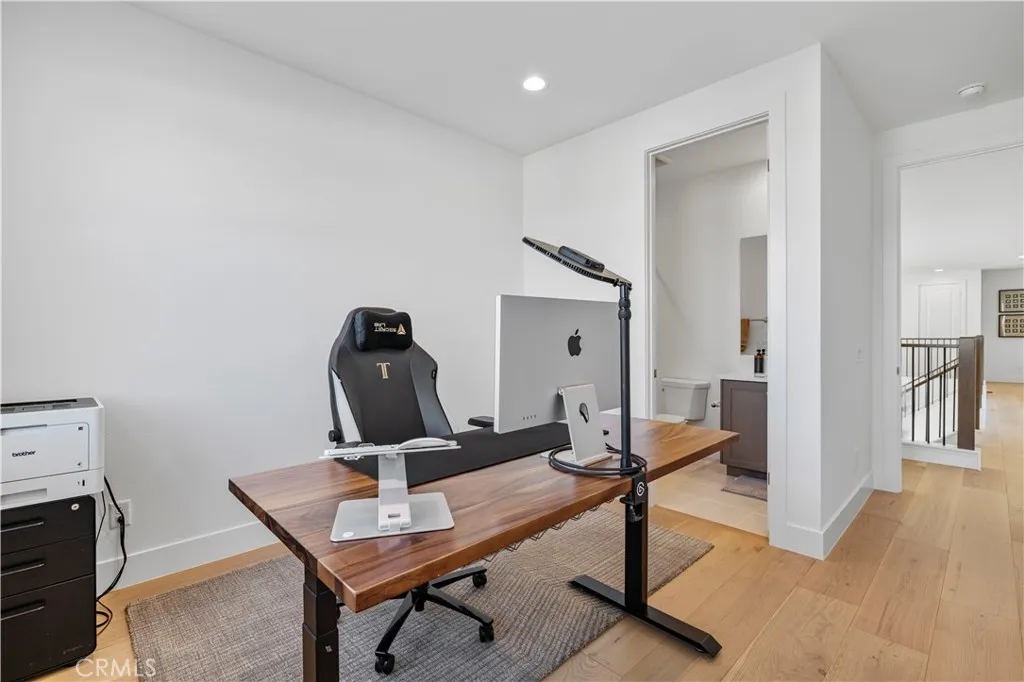 24152 West Corte Ala, Valencia, California 91354 home-pic-43