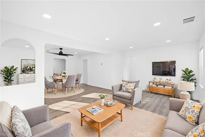 1209 Woodrow Avenue, Bakersfield, California 93308