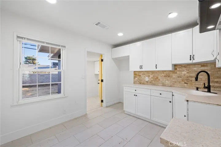 1209 Woodrow Avenue, Bakersfield, California 93308