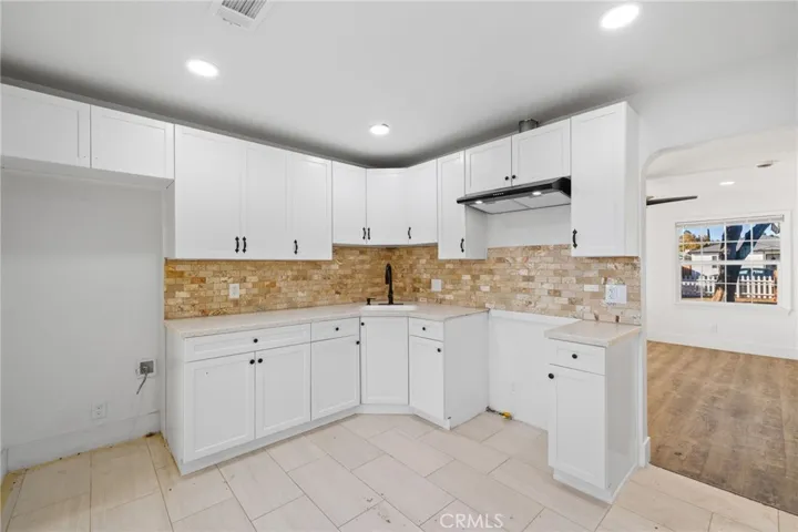 1209 Woodrow Avenue, Bakersfield, California 93308