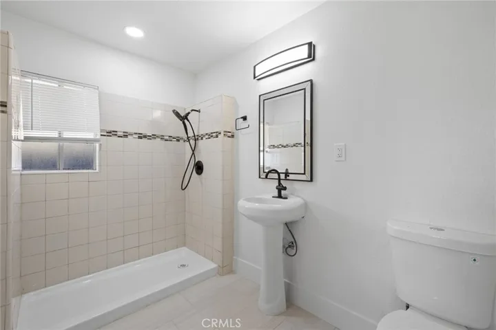 1209 Woodrow Avenue, Bakersfield, California 93308