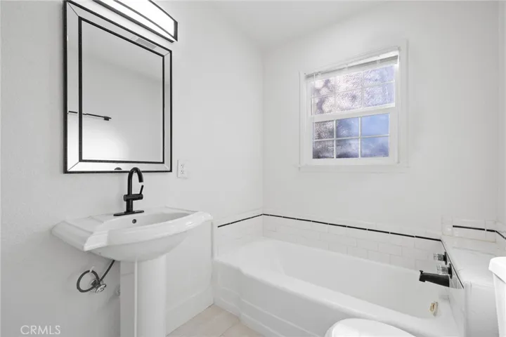 1209 Woodrow Avenue, Bakersfield, California 93308