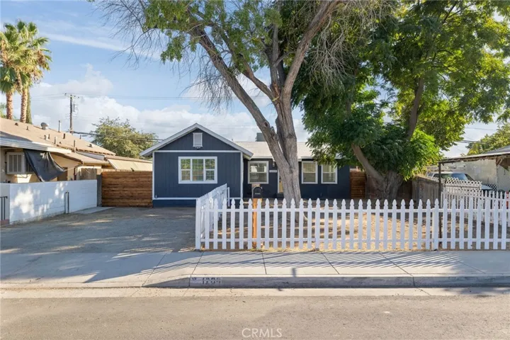 1209 Woodrow Avenue, Bakersfield, California 93308