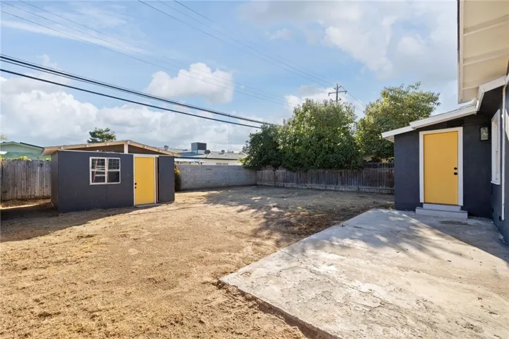 1209 Woodrow Avenue, Bakersfield, California 93308
