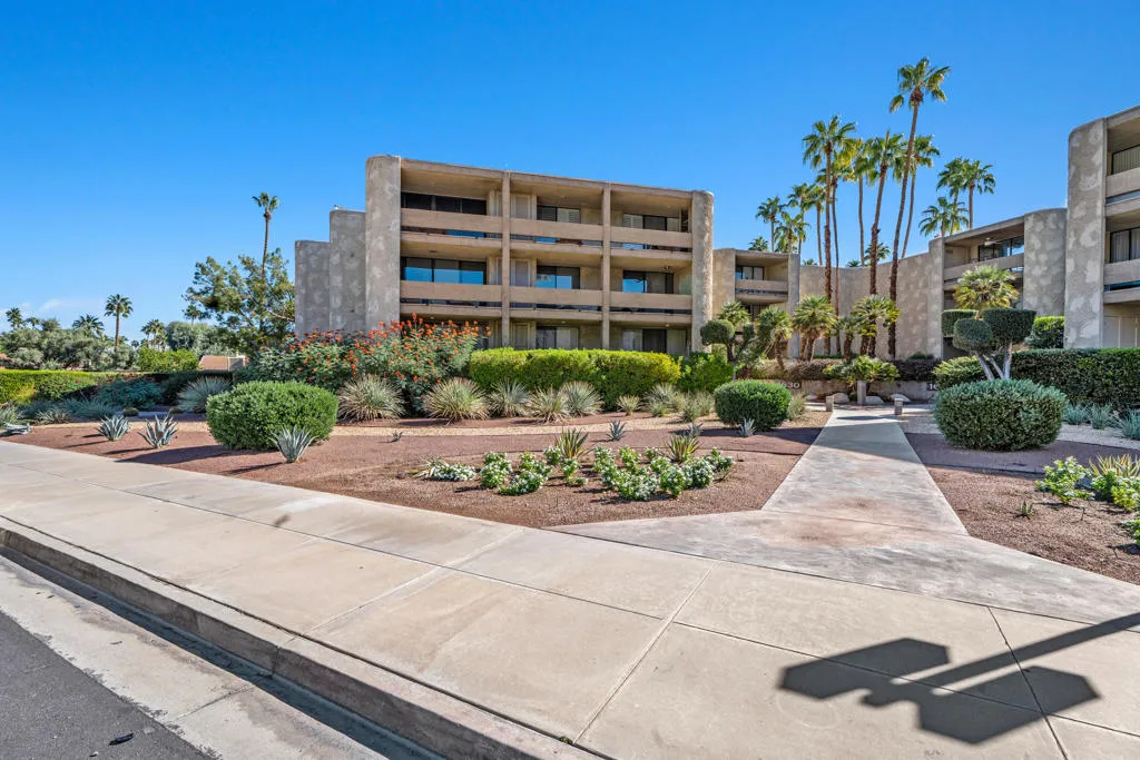 1630 S La Reina Way 3c, Palm Springs, California 92264 home-pic-1