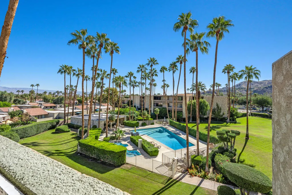 1630 S La Reina Way 3c, Palm Springs, California 92264 home-pic-32