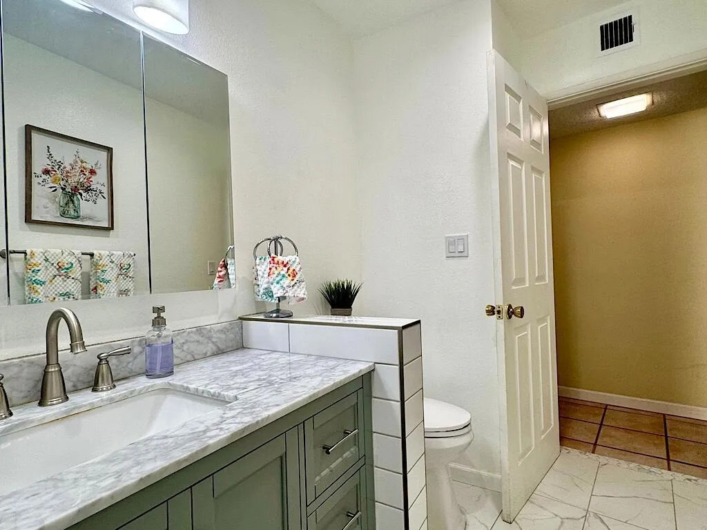 9724 Valencia Drive, Desert Hot Springs, California 92240 home-pic-15