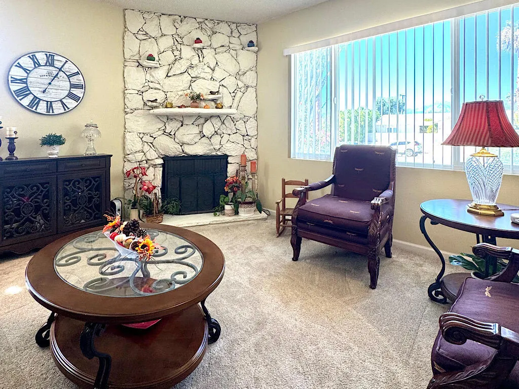 9724 Valencia Drive, Desert Hot Springs, California 92240 home-pic-3