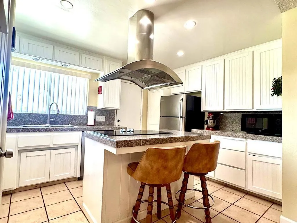 9724 Valencia Drive, Desert Hot Springs, California 92240 home-pic-9