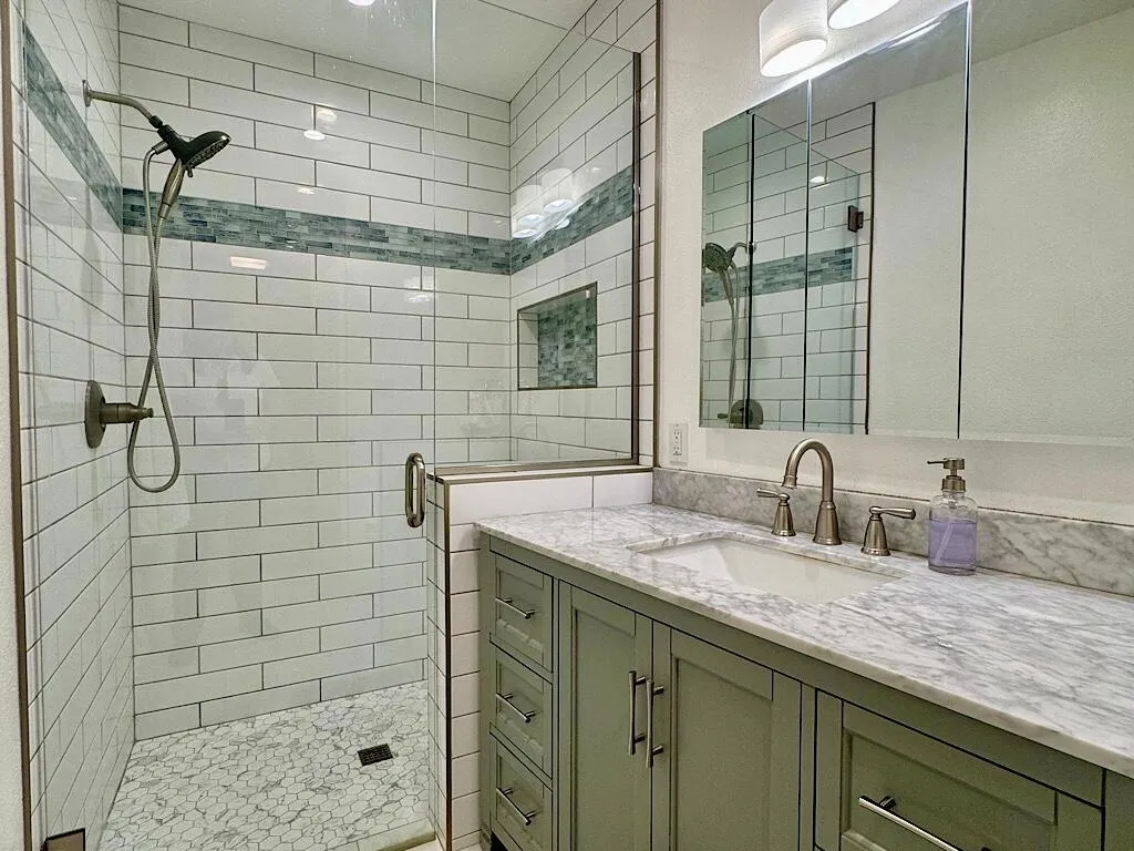 9724 Valencia Drive, Desert Hot Springs, California 92240 home-pic-14
