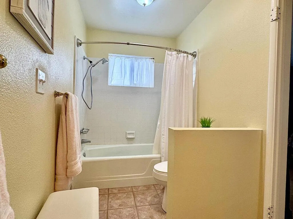 9724 Valencia Drive, Desert Hot Springs, California 92240 home-pic-16
