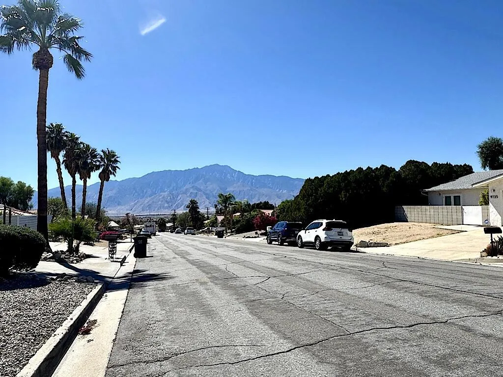 9724 Valencia Drive, Desert Hot Springs, California 92240 home-pic-22