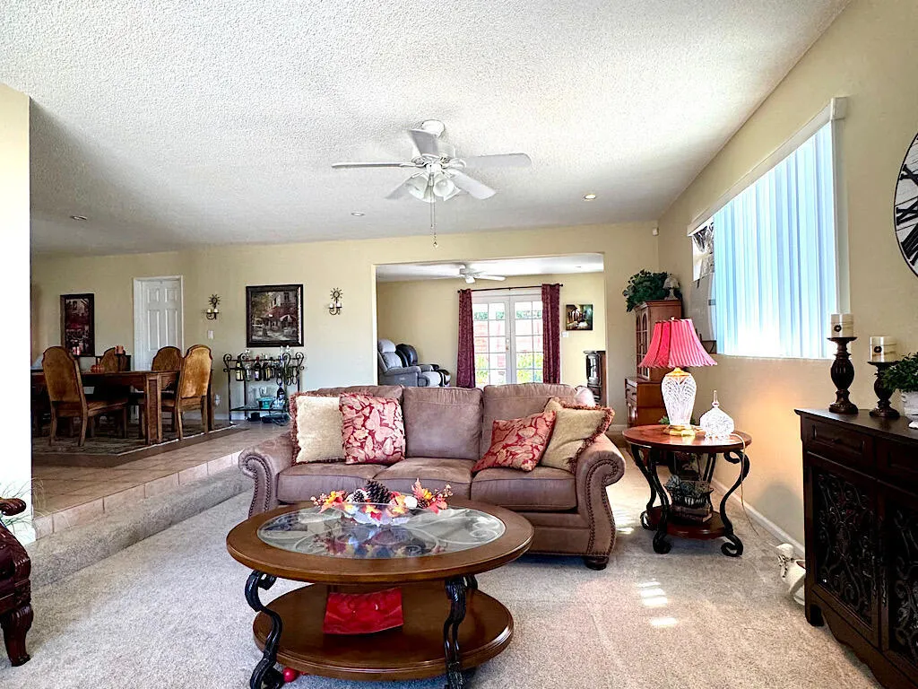 9724 Valencia Drive, Desert Hot Springs, California 92240 home-pic-4
